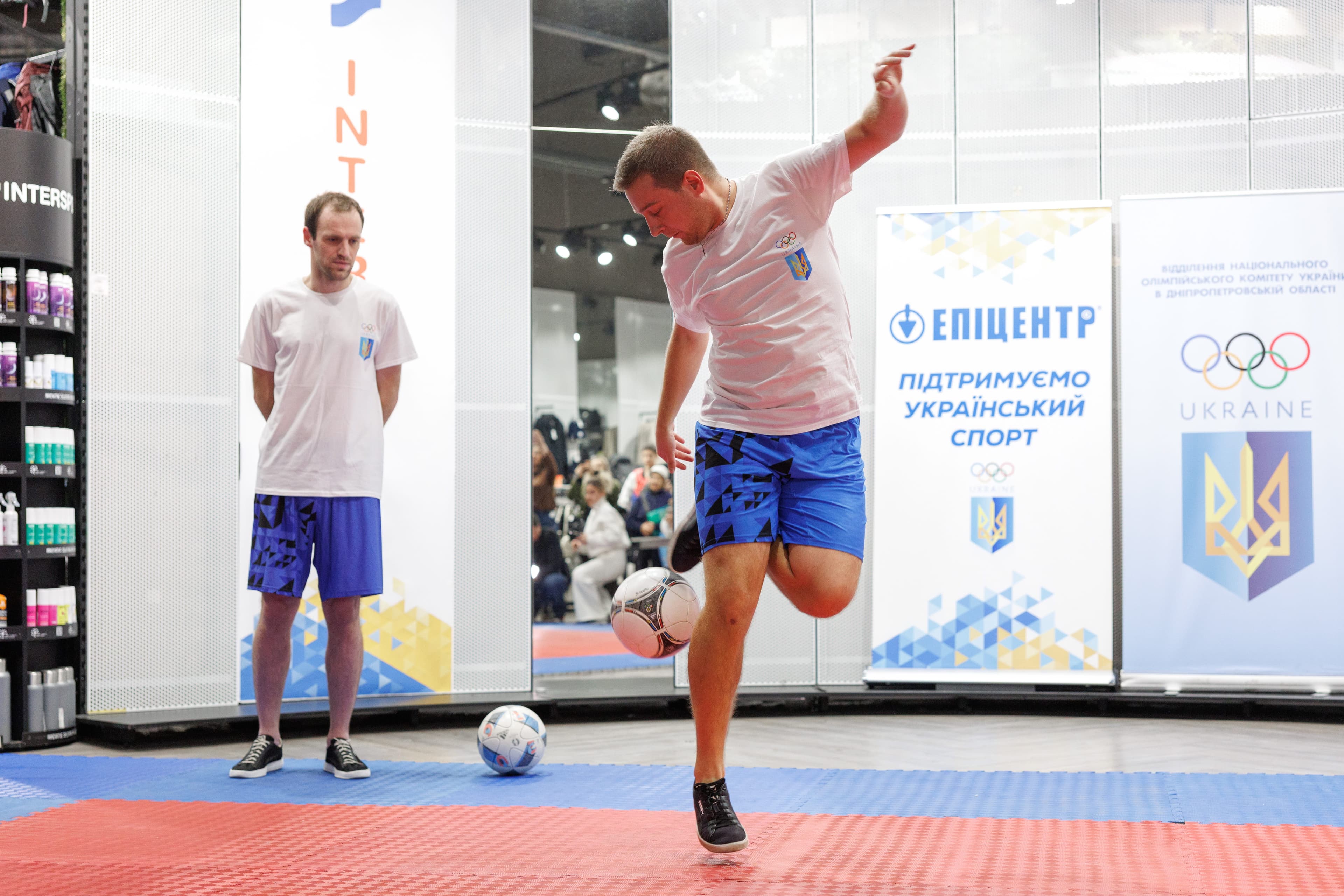 Фристайл на відкриття закладу